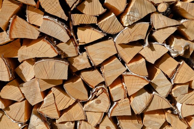 firewood-7944220_960_720.jpg